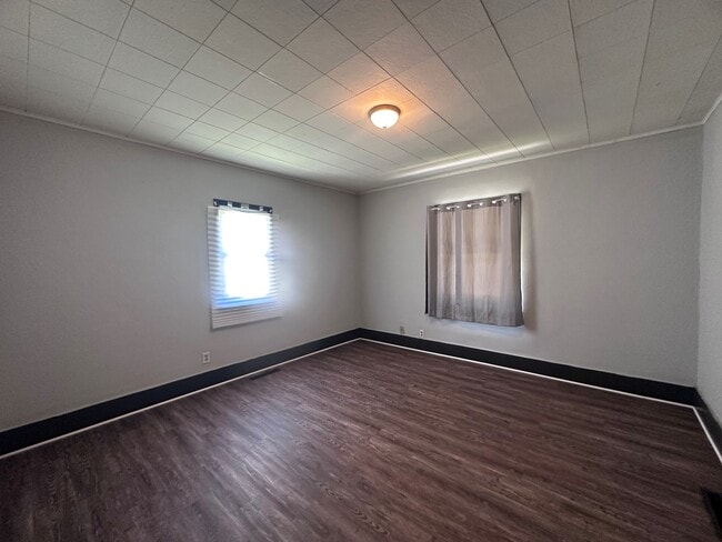 Building Photo - 614 Chandler-