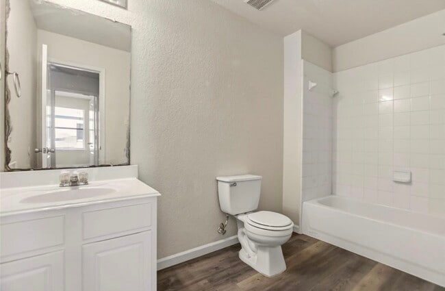 Building Photo - 10635 Goldfinch Rd