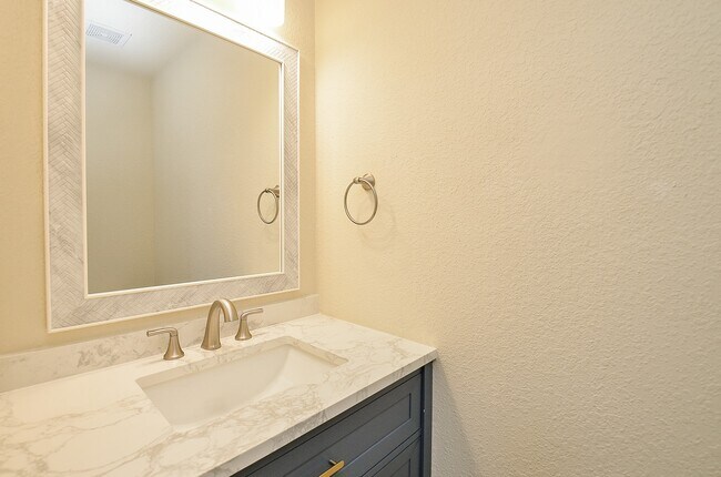 Building Photo - 3935 Federal Ln