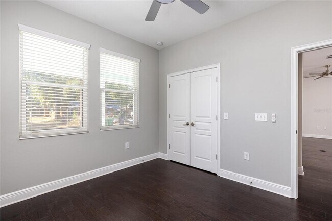 Building Photo - 506 E Robles St