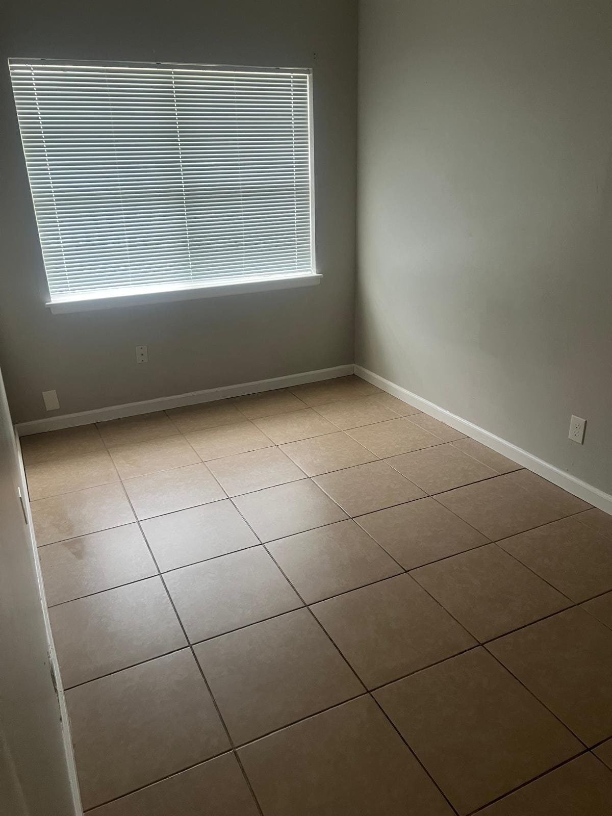 Building Photo - 2507 W Twelfth St