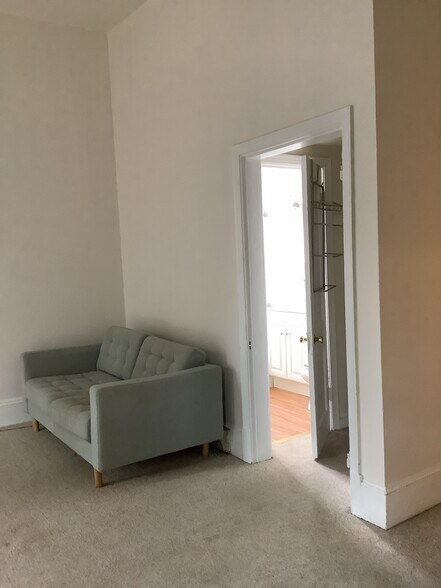 Building Photo - 943 M St NW