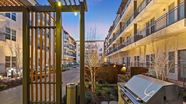 Building Photo - 2293 Hawes Ave