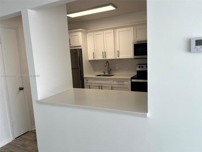 Building Photo - 802 NW 87th Ave
