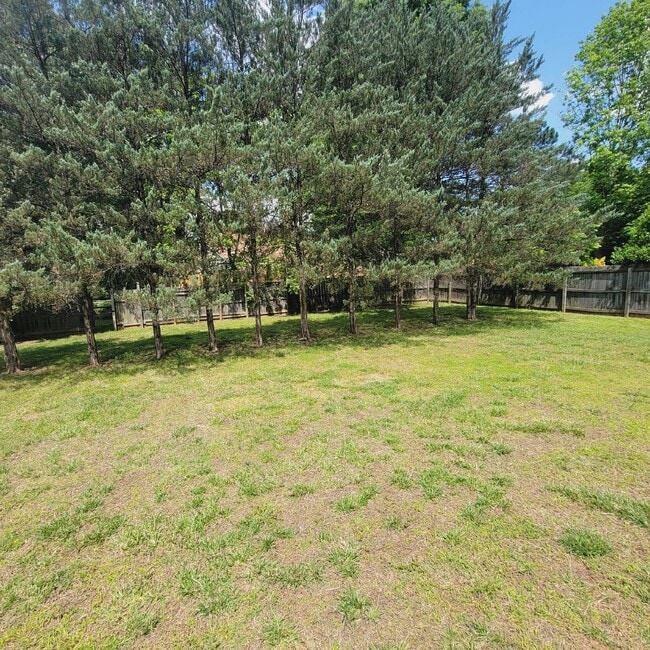 Building Photo - Steel Creek Area! Traditional 4BR/2.5BR Ho...