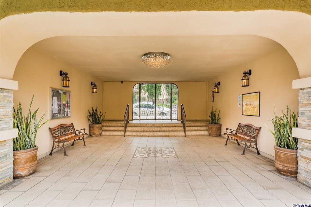 Building Photo - 3220 Altura Ave