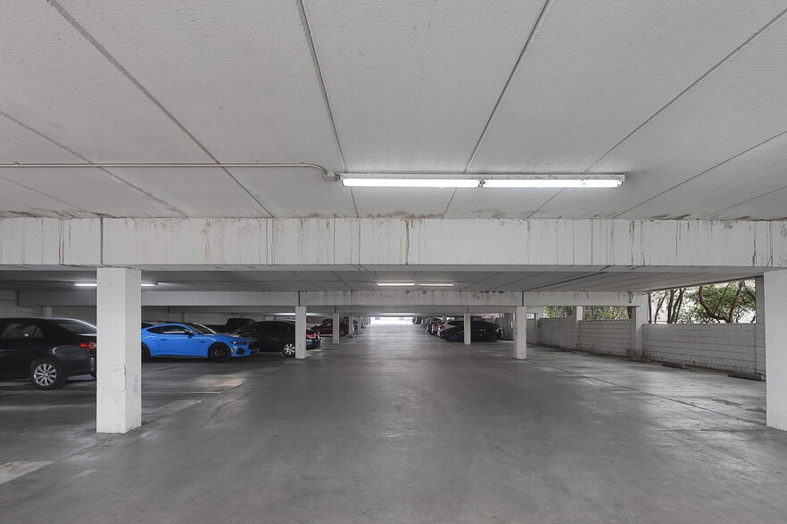 Building Photo - 20134 Leadwell St