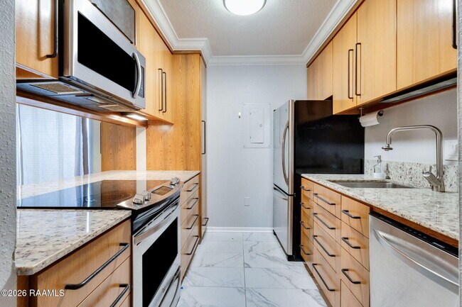 Building Photo - 110 W Bayou Pkwy