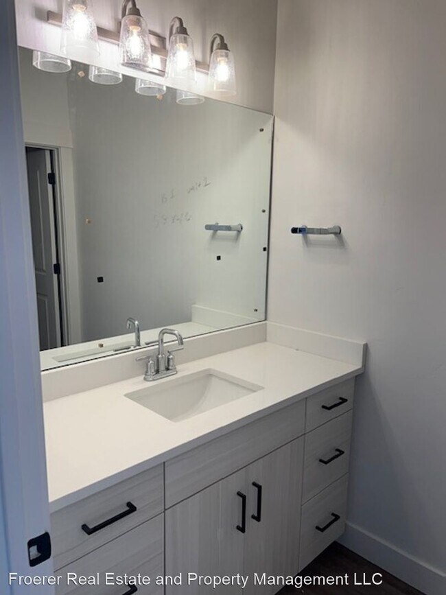 Building Photo - 3 br, 2.5 bath House - 857 S. 160 E.  #14