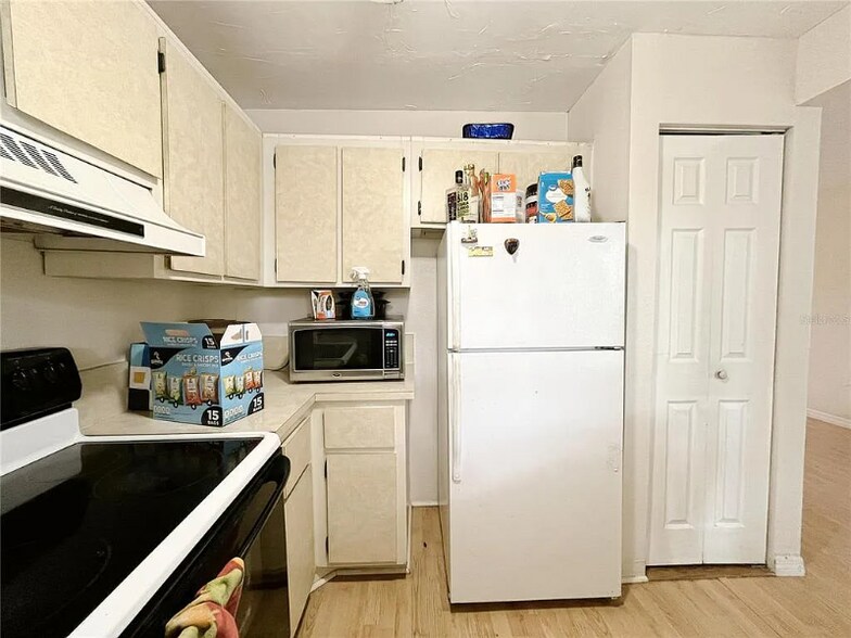 Building Photo - 2811 SW Archer Rd