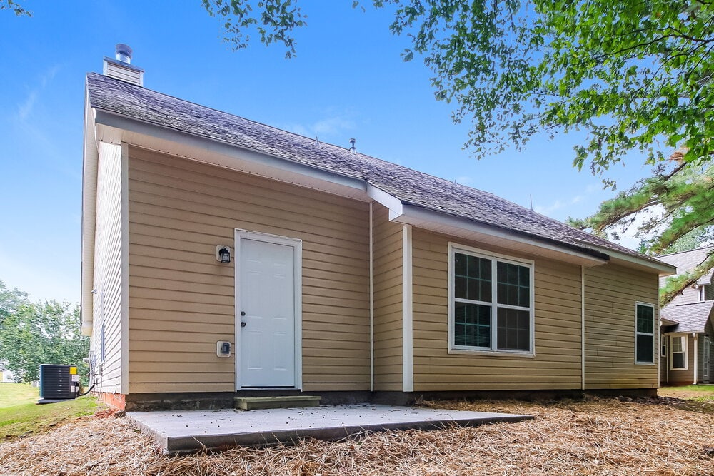 Building Photo - 230 Cinnamon Oak Cir