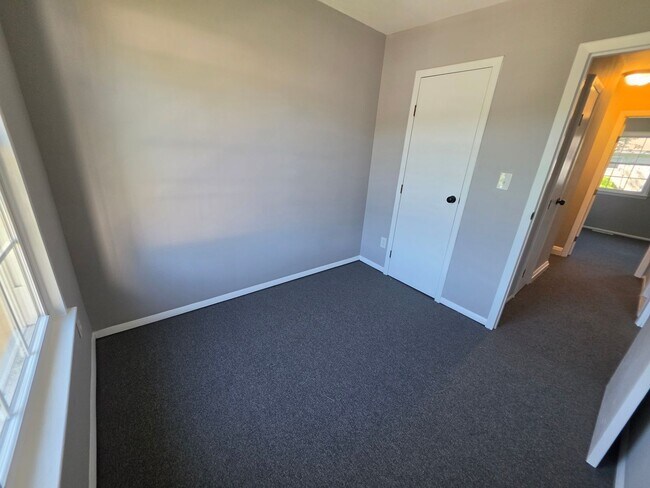 Building Photo - 1368 Harford Square Dr