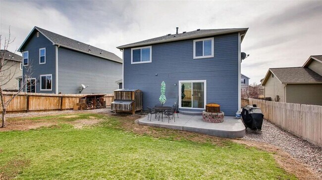 Building Photo - Charming Open Floor Plan Home