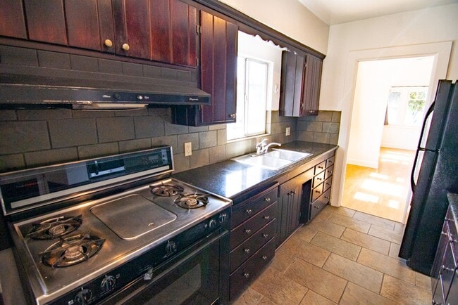 Building Photo - Charming 3-Bedroom Home for Lease in College West, San Diego