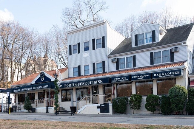 Building Photo - 5 Madison St