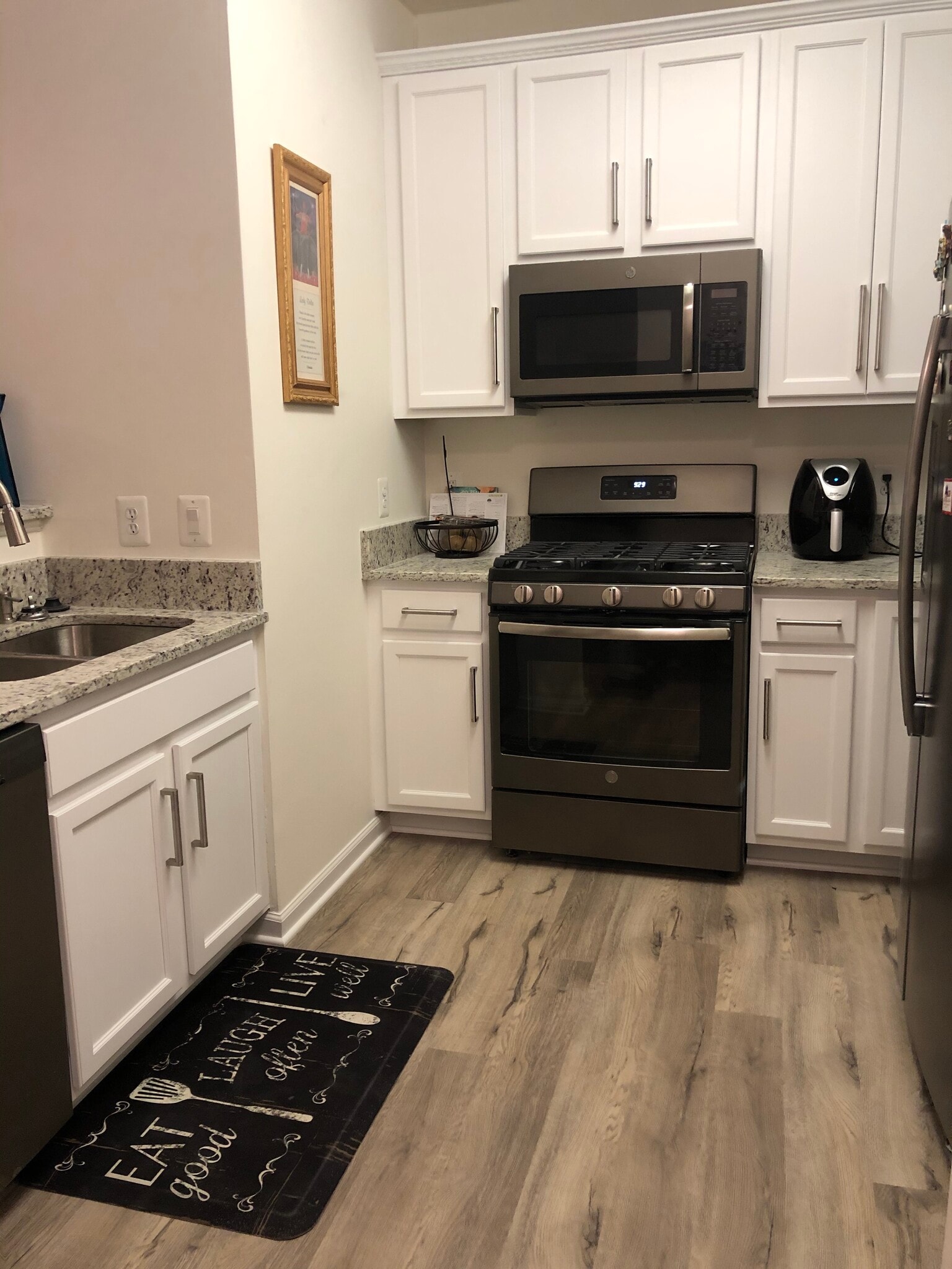 Kitchen - 3810 Lightfoot St