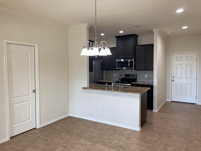 Building Photo - 139 Niagara Dr.