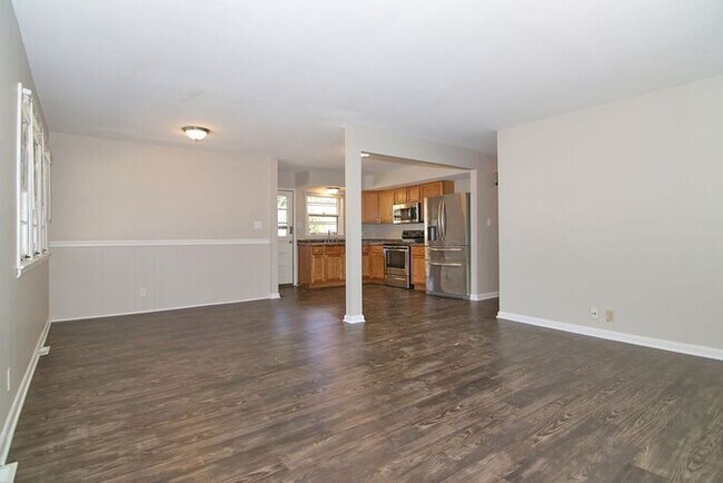 Building Photo - GREAT LAWRENCE TOWNSHIP HOME!