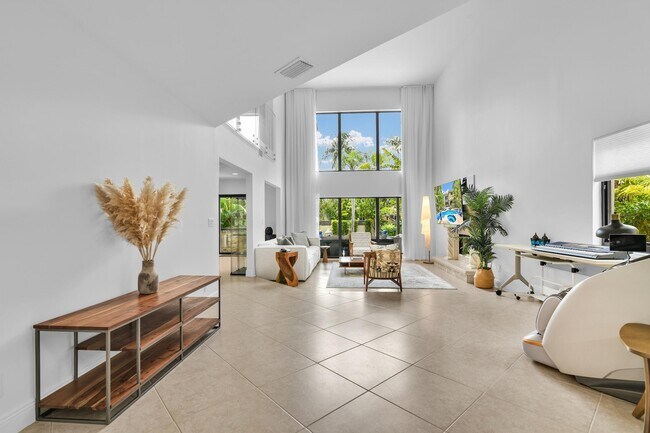 Building Photo - 753 Villa Portofino Cir