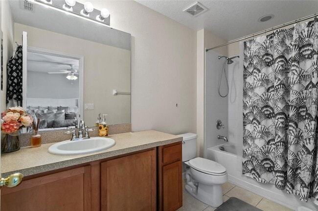 Building Photo - 913 Dorset Pl