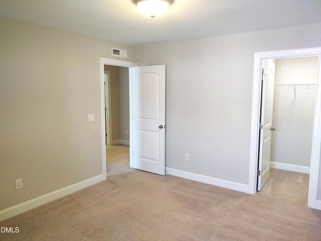 Building Photo - 2719 Masonboro Ferry Dr