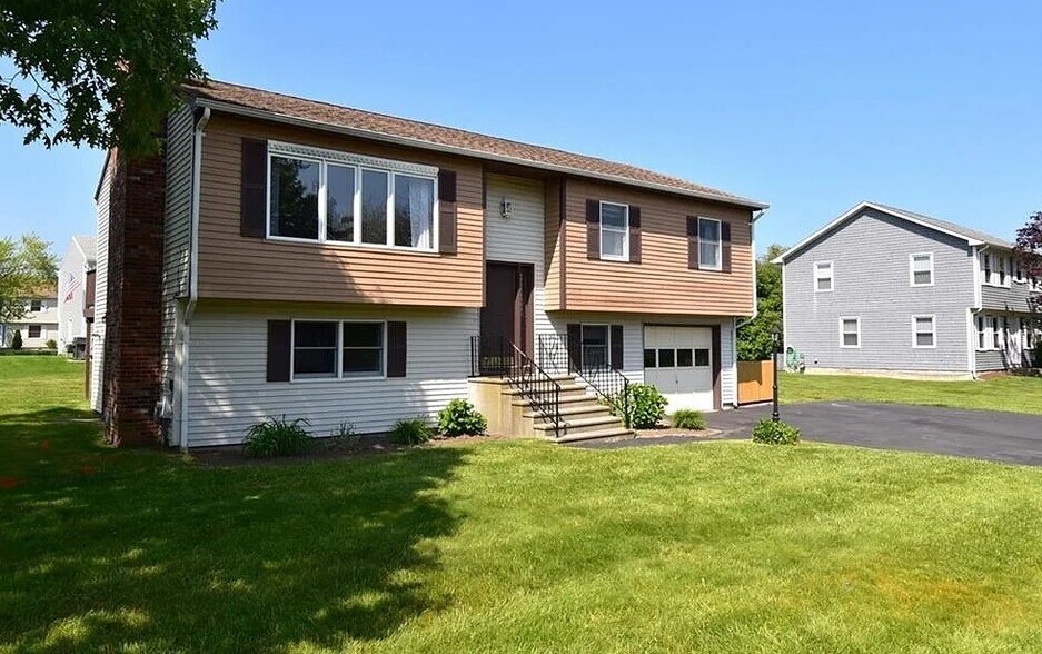 Building Photo - 33 Greene Ln