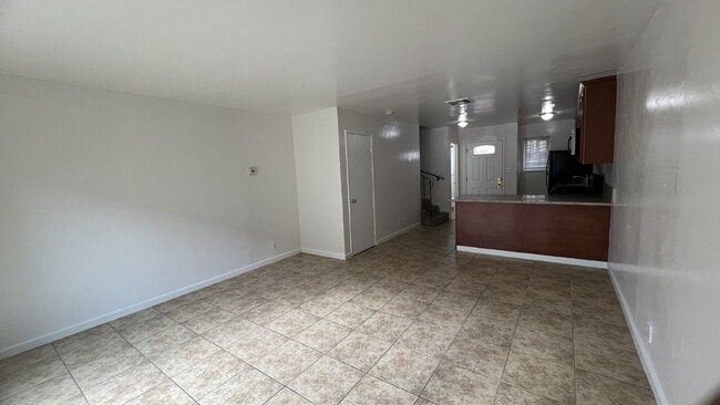 Building Photo - ** Move in special $1995 moves you in - Includes Deposit and January 2026 Rent. ** Updated interi...