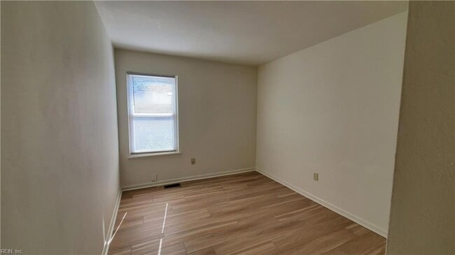 Building Photo - 1219 Mill Stream Way