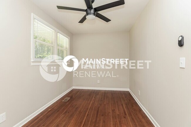 Building Photo - 3 Bedroom Pet-Friendly Home in NASHVILLE, TN with Main Street Renewal