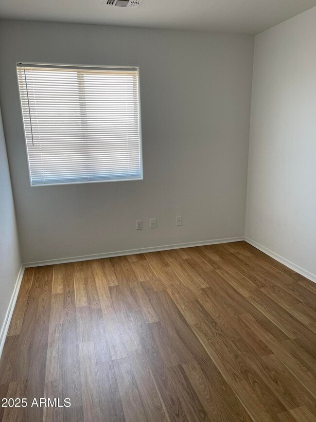 Building Photo - 2526 W Ocotillo Rd