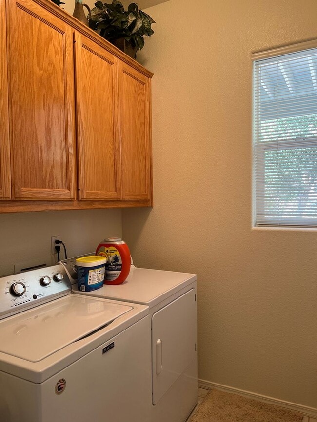 Building Photo - 6213 Kestrel Ln
