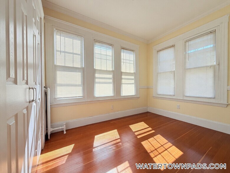 Building Photo - 65 Olcott St