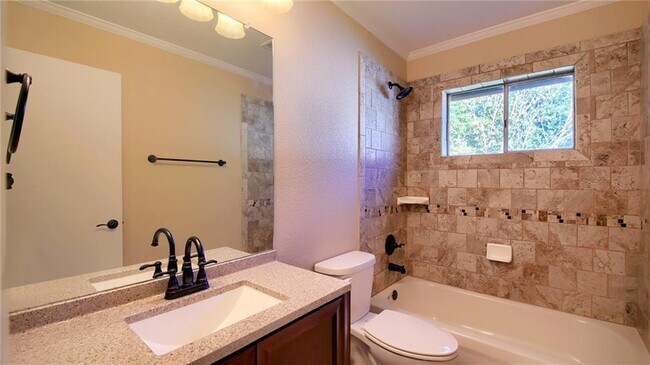 Building Photo - 1609 Castlewood Ct