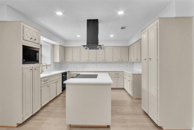 Building Photo - 108 Woodland Rd