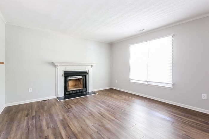 Building Photo - 406 Weaver Ln