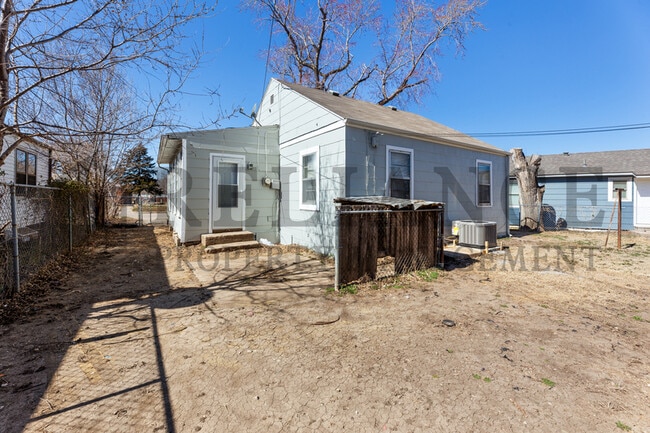 Building Photo - 1334 S Dodge Ave