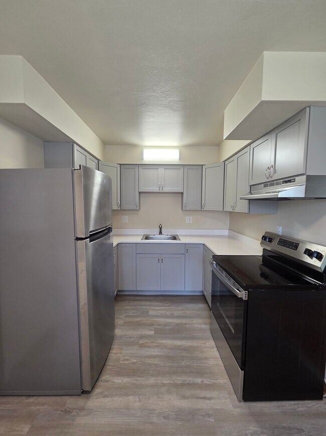 Building Photo - 4301 Eastridge Dr