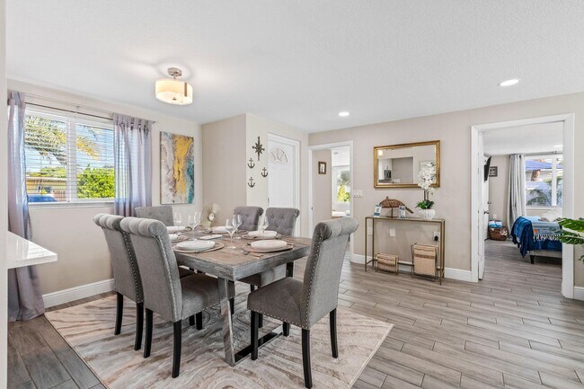 Building Photo - 214 Seacrest Ln