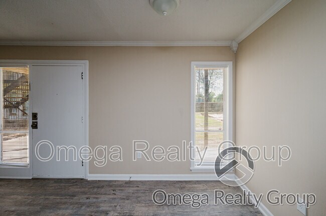 Building Photo - 4724 S Court St