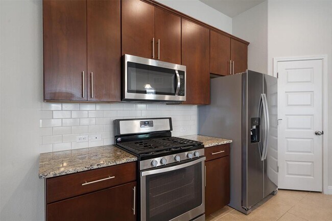 Building Photo - 209 Methodius Dr