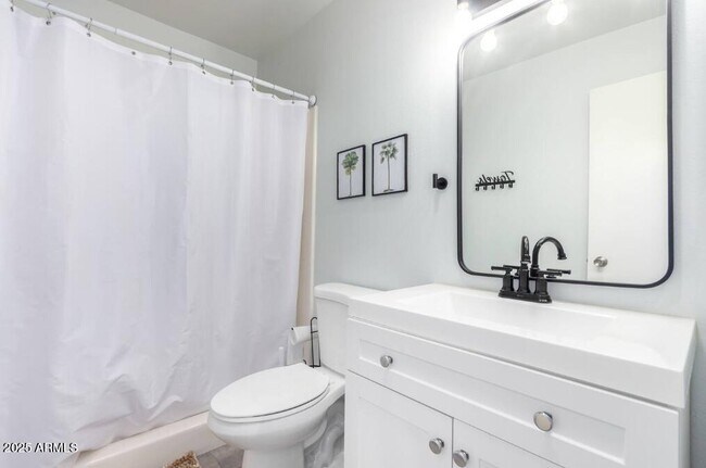 Building Photo - 2351 E Pebble Beach Dr