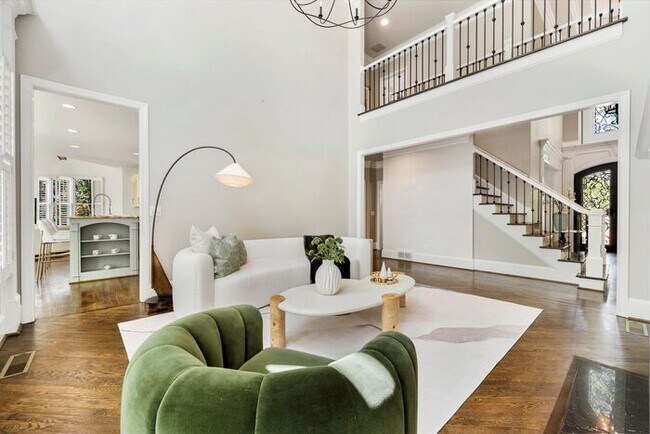 Building Photo - 7015 Blackthorn Ln