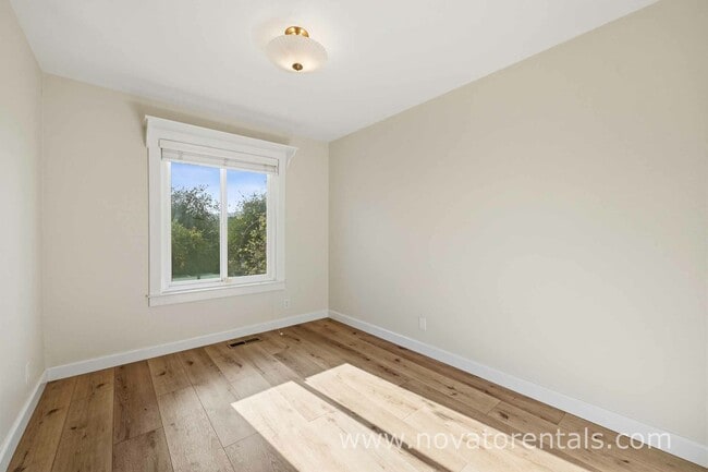 Building Photo - 40 Martinez Ct