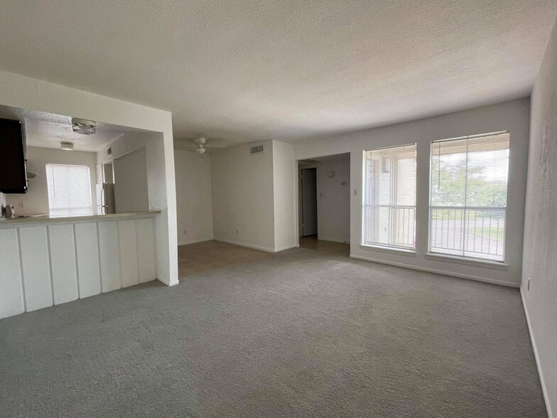 Pine Ridge Apartments 407 Gladstell St Conroe TX 77301 Apartment Finder