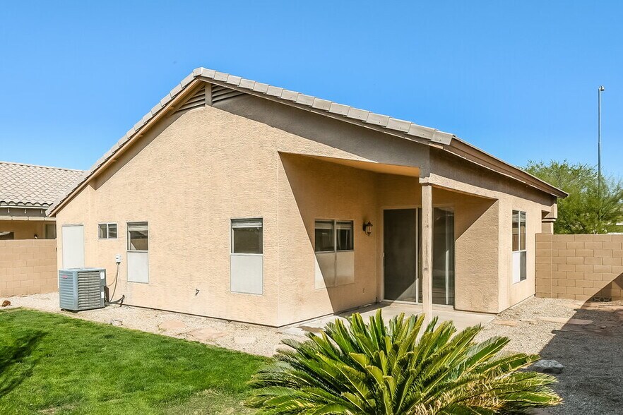 Building Photo - 9909 E Onza Ave