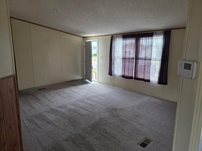 Building Photo - 3309 Valencia Dr