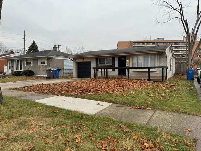 Building Photo - 3 Bed, 1 Bath Ranch with Basement and Atta...