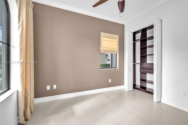 Building Photo - 1291 SW 113th Way