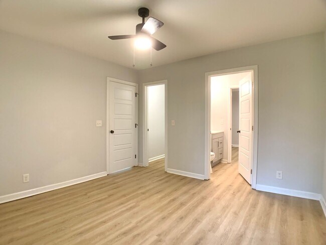 Building Photo - 1624 Golf Club Ln