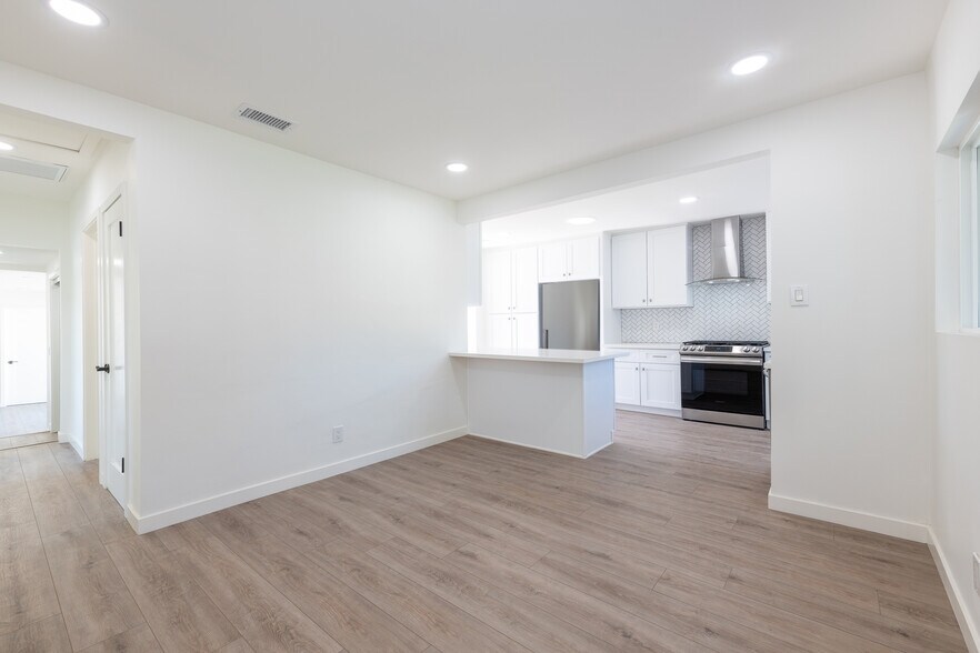 KITCHEN - 1011 N Florence St